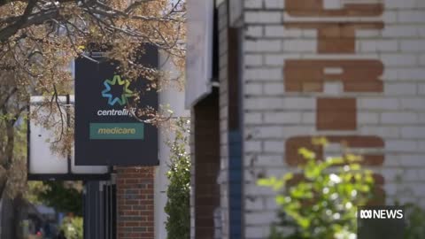 Bureaucrat's behaviour likened to children at Robodebt Royal Commission