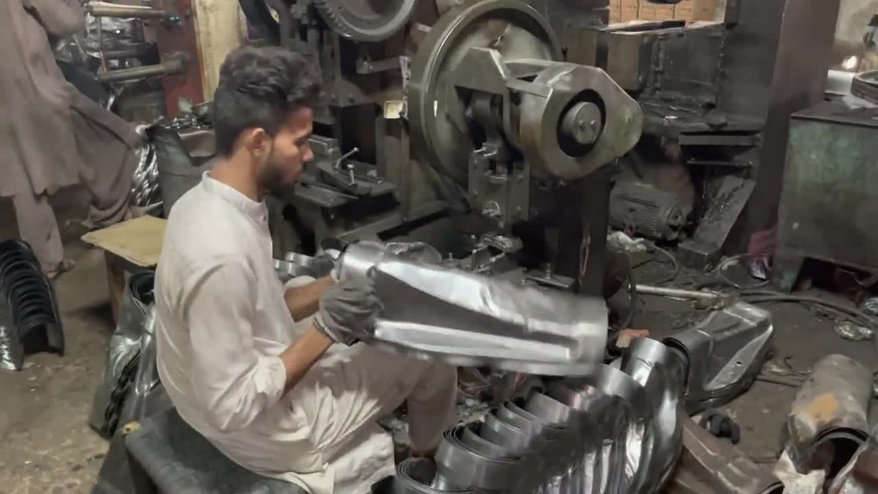 Amazing Manufacturing process of Motorcycle Fuel Tank With minimal tools