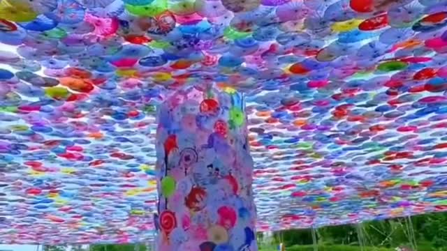 it's that sky of umbrellas