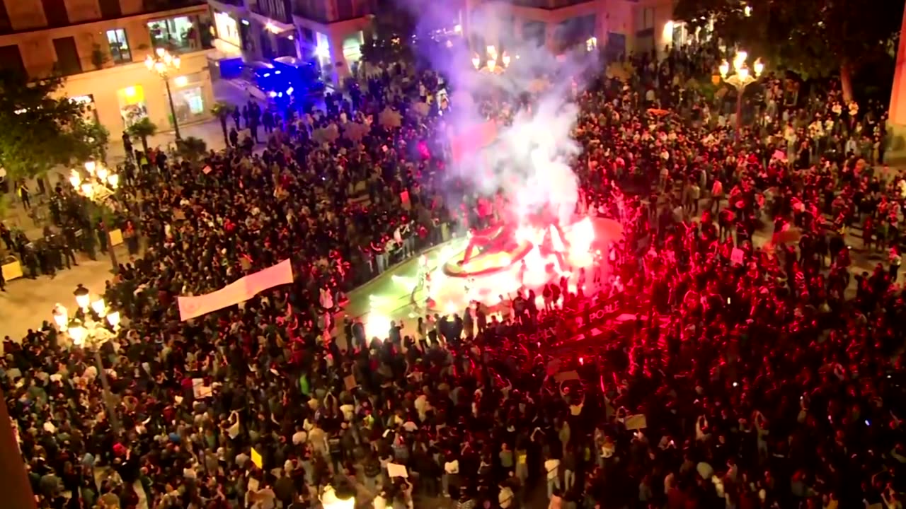 Thousands protest over handling of Spanish flood disaster