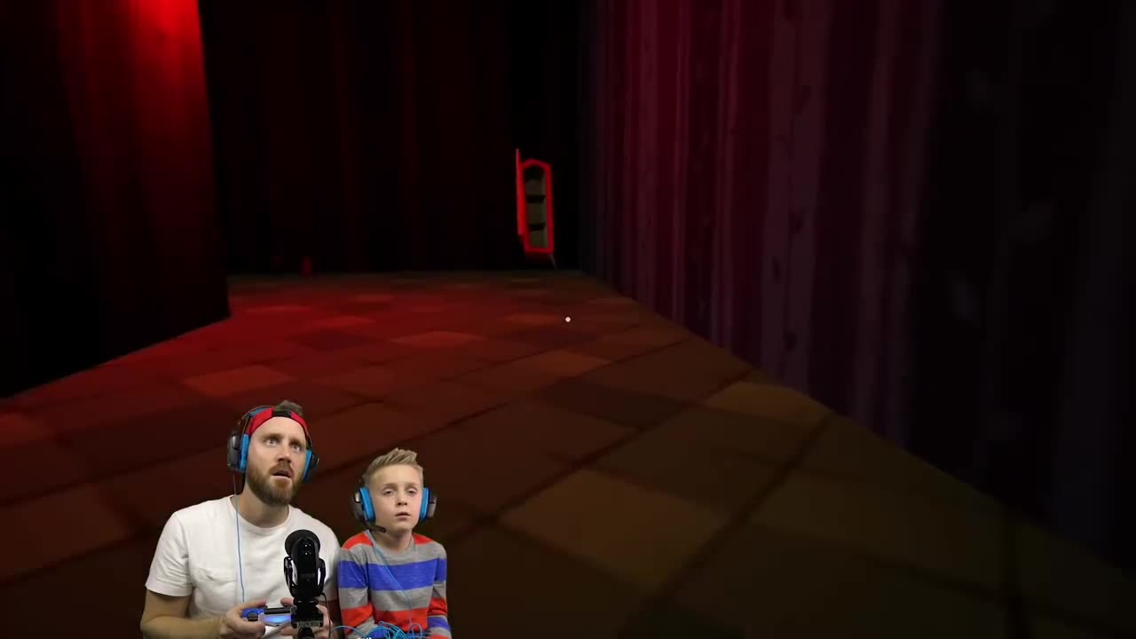 HELLO NEIGHBOUR SCARY GAMEPLAY WITH MY LITTLE COUSIN l HE WAS SCARED