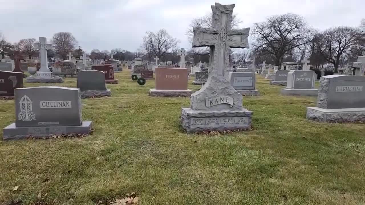 GANGSTER RICHARD CAIN AT HOLY SEPULCHRE CEMETERY - ALSIP, IL.