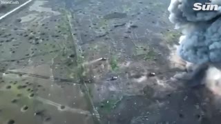 Ukrainian artillery destroys row of Russian vehicles in massive explosion