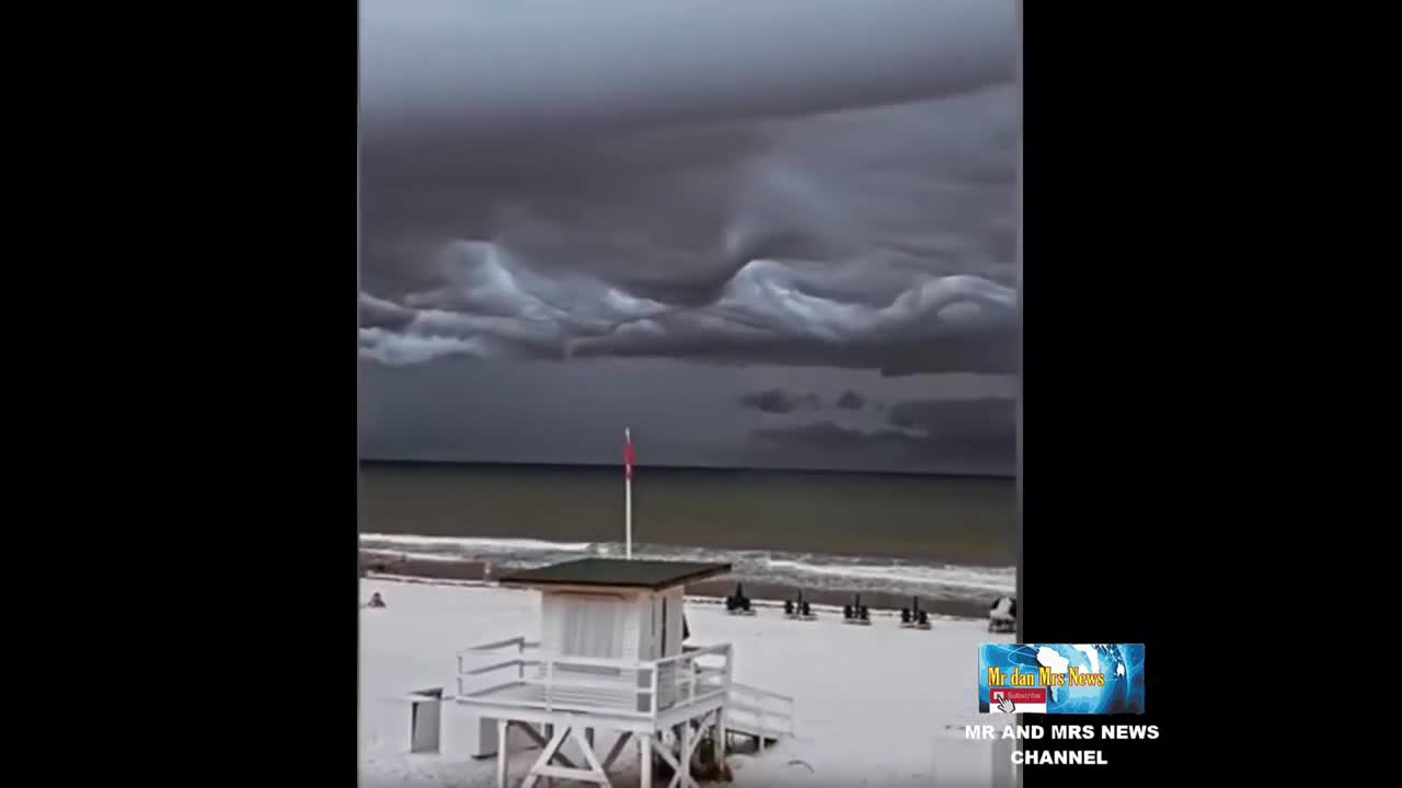 Seeing the Rare Phenomenon of the Sky Splitting in Two in China