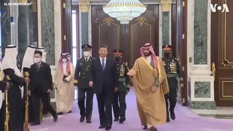 Chinese President Xi Welcomed by Saudi Crown Prince