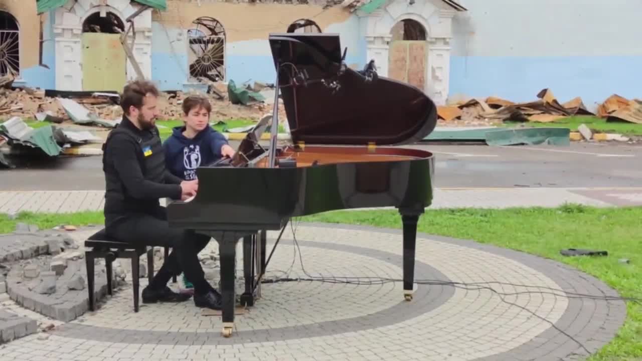Performance of the outstanding pianist Darius Mazhintas for Ukraine