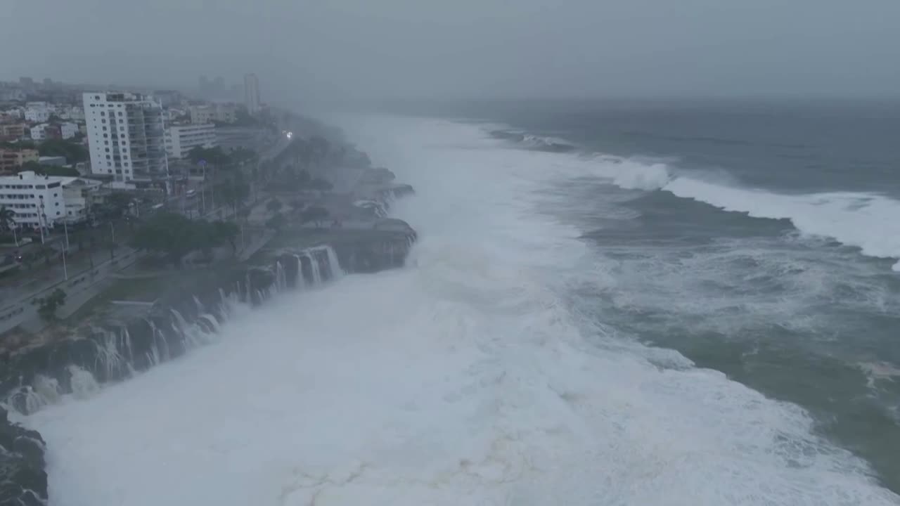 Drone captures waves as Beryl nears Dominican Republic