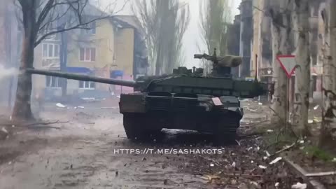 RAF T-90M tank firing in a city