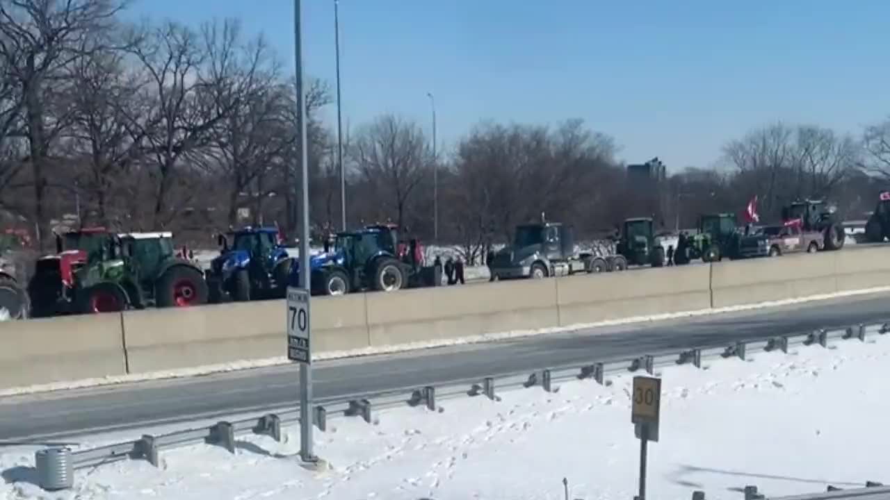 Update on the US front: Sarnia, farmers block Blue Water Bridge on the US - Canadian border. After Coutts another border crossing is blocked