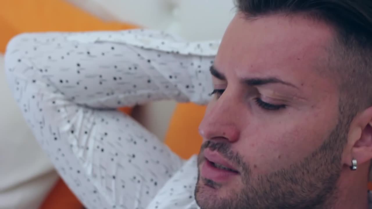 Enzo De Angelis - Nun me Tenta' (Video Ufficiale 2017)