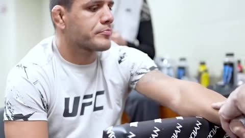 Rafael dos Anjos RDA se preparando pra lutar contra Bryan Barbarena