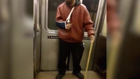 Man Sings Reggae Rihanna On NYC Subway- Best subway performance.