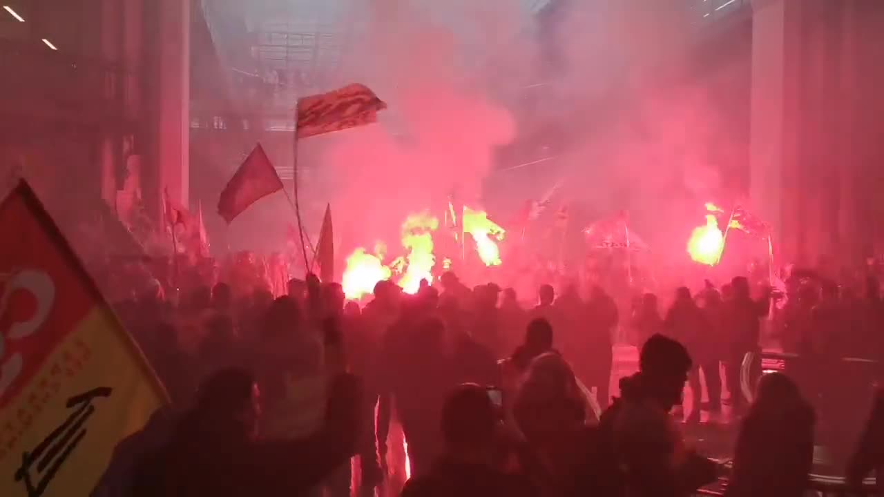French railway workers storm Black rock HQ