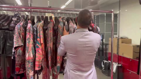 20220710文贵先生视频¹：工作到晚上，与战友们一起试GFASHION