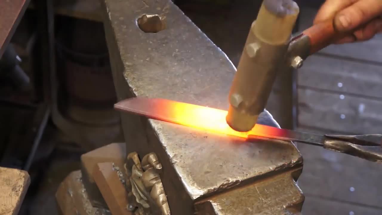 Damascus steel from 1000 year old knife blades.8