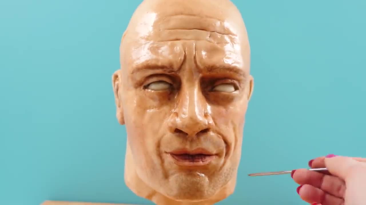 I try to make Dwayne Johnson's head out of chocolate (The Rock)