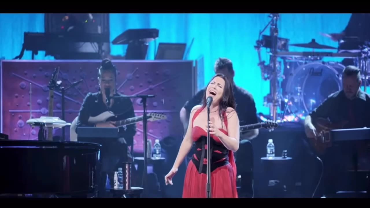 Amy Lee - Evanescence - My Heart Is Broken (Live 2017)