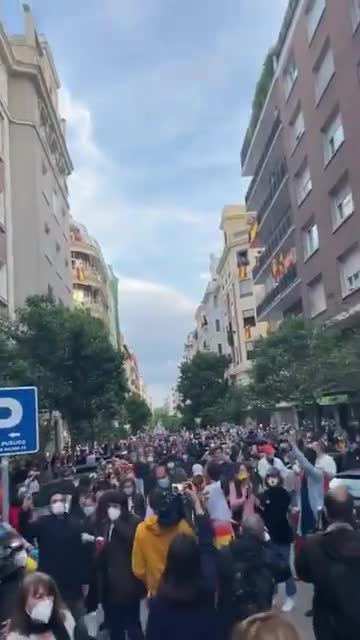 Calle de Núñez de Balboa (Madrid) contra la tiranía Sánchez-iglesias: "Gobierno dimisión" (6)