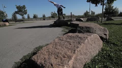 Inline Skating Canadian Style - Rollerblading 'City Skater'