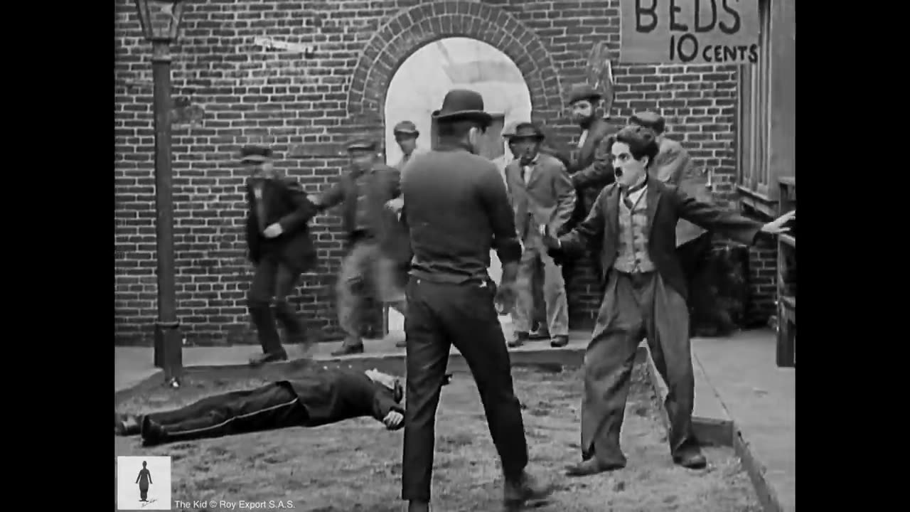 Charlie Chaplin le combat