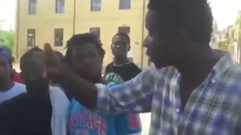 illegal immigrants in Italy: We want pocket money, we want money! We are making many sacrifices