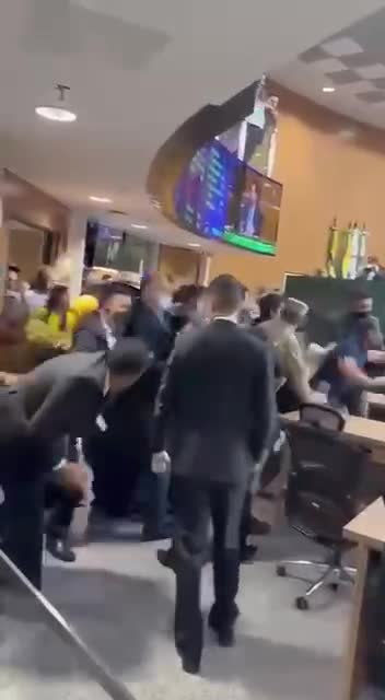 Brabble in the plenary of the Legislative Assembly of Goiás! !