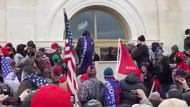 BeCivilGuy Takes Down CartharttWasp As Crowd Yells To Stop