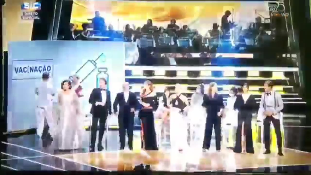 Julia Pinheiro chipada pelo MRNA