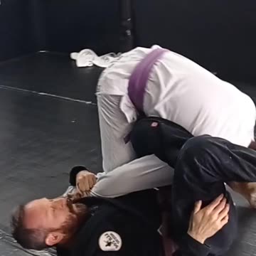 Close guard to sweep Omoplata