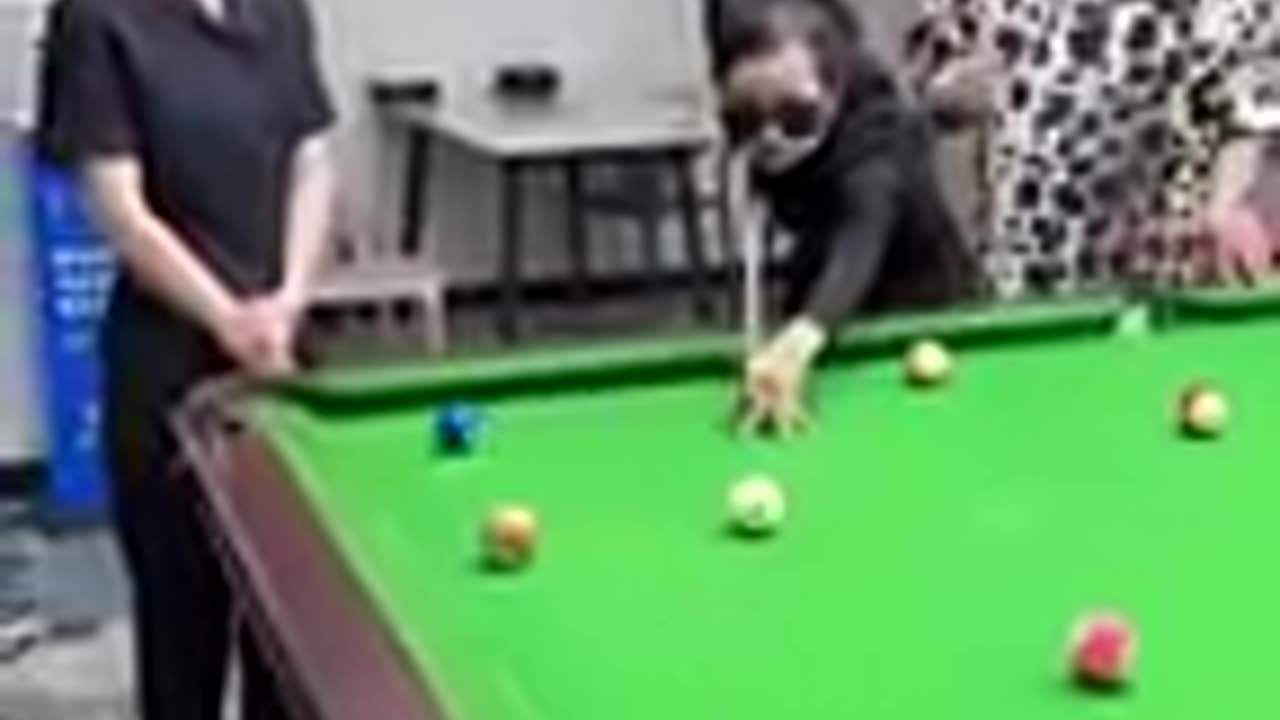 Funny_Video_Billiards