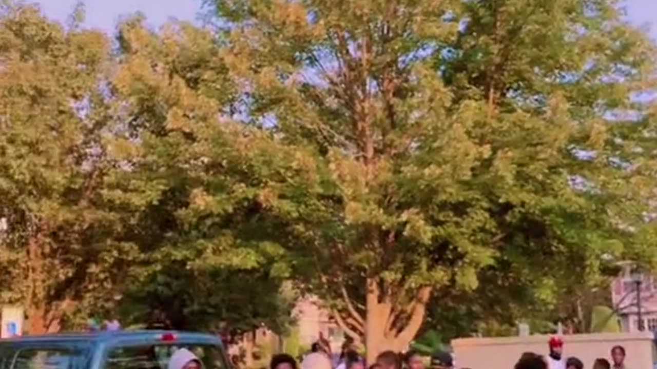 A very hard way to deal with racist