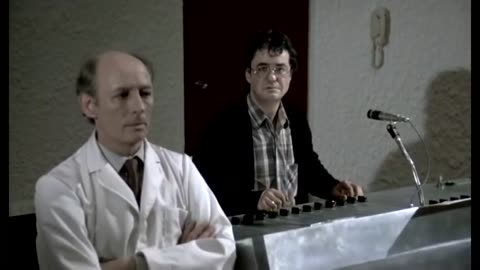 A Milgram-kísérlet - I, mint Ikarusz c. filmből (1979)