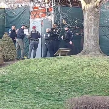 Maryland State House on Lockdown as Police Slowly Enter the Building