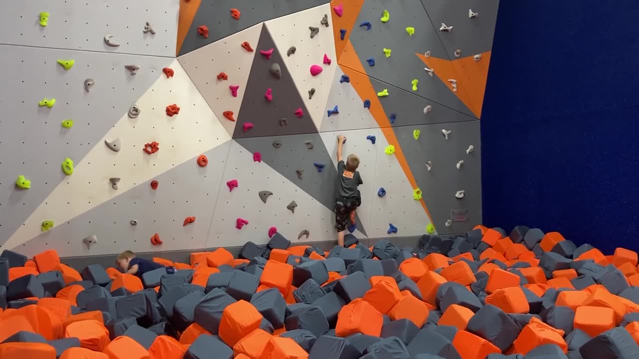 Sky Zone Free Climb Rock Wall