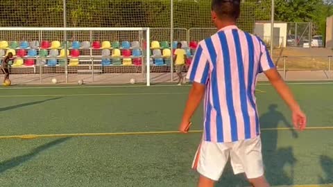 -Double rabona crossbar challenge football soccer paellero rabona