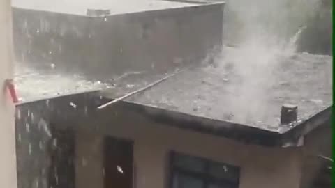 Golf ball hail coming down here!!