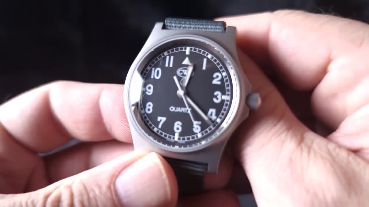 30 Watches in 30 Days: Day 19 - THE CWC G10 Sapphire!!