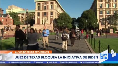 Un juez de Texas bloquea el alivio para la deuda estudiantil impulsado por Biden