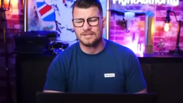 Fan tells Michael Bisping he looks like Mia Khalifa