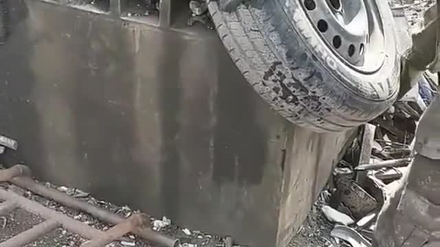 Waste tire treatment plant