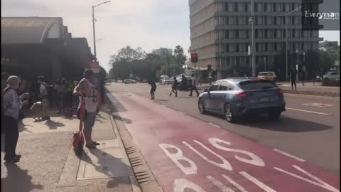 A massive fight has broken out at the Darwin CBD Woolworths | The MAGnificent Show