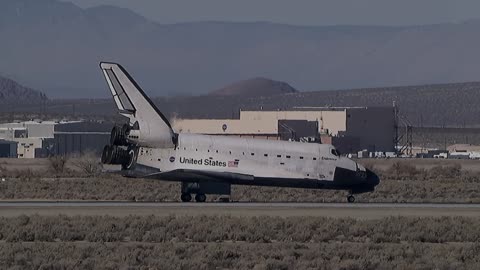 Así aterrizaba el Transbordador Espacial después de estar en el ESPACIO