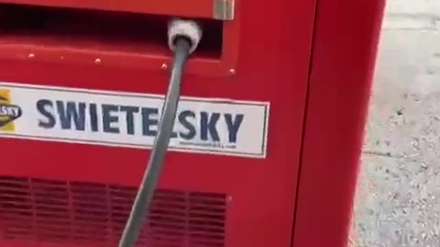 🇦🇹 Un autobus elettrico della Zillertalbahn che viene caricato...