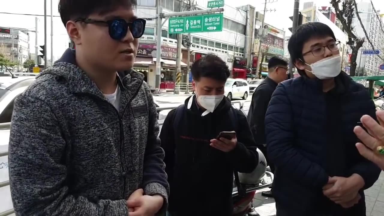 20200402_V3_S02(QJU5AF5hWQk)삼양동에 무지개와 동시 나타난 대깨문! 청년들에 혼줄나고 줄행랑