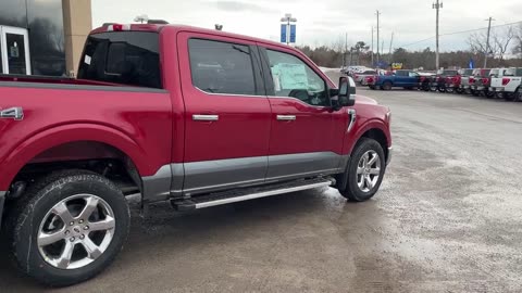 2023 Ford F-150 Lariat 502A 3.5L EcoBoost in Rapid Red Metallic w/ Two-Tone Paint Walk-Around