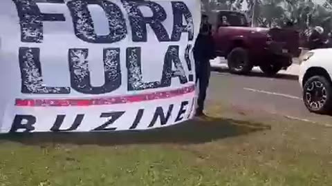 Manifestação fora LULA
