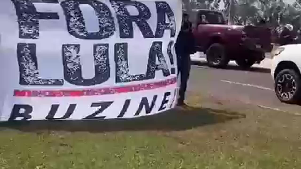 Manifestação fora LULA