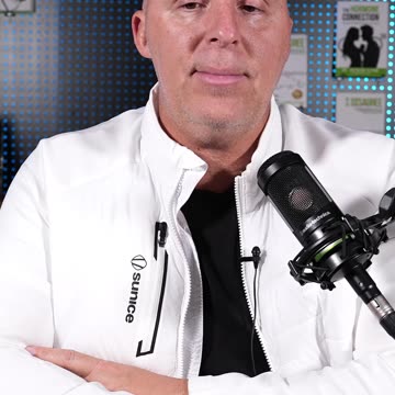 Unveiling the Mysteries of REM Sleep: Navigating the Realm of Dreams and Restoration