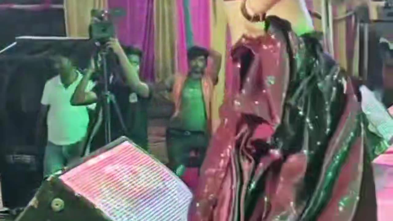 DILE NADAN HAI IS BAIMAN PE