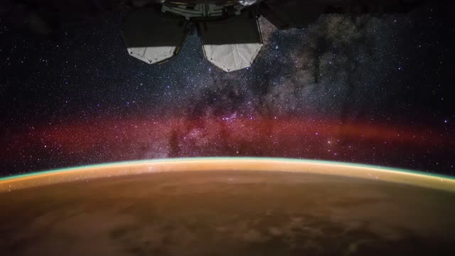 Airglow Under the Milky Way - Earth Timelapse from the International Space Station